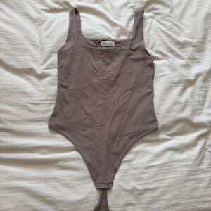Aritzia babaton bodysuit